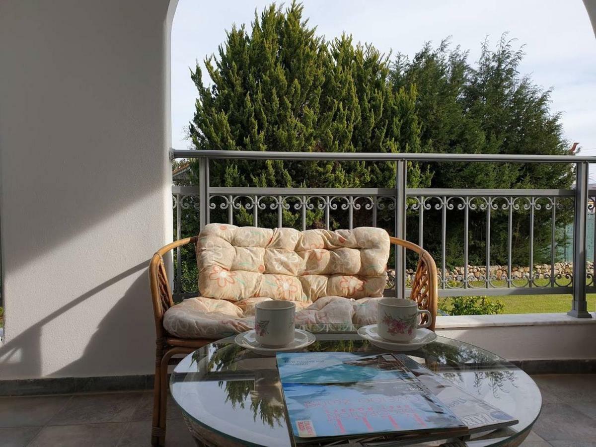 Sea Breeze Villa Haraki Exterior photo