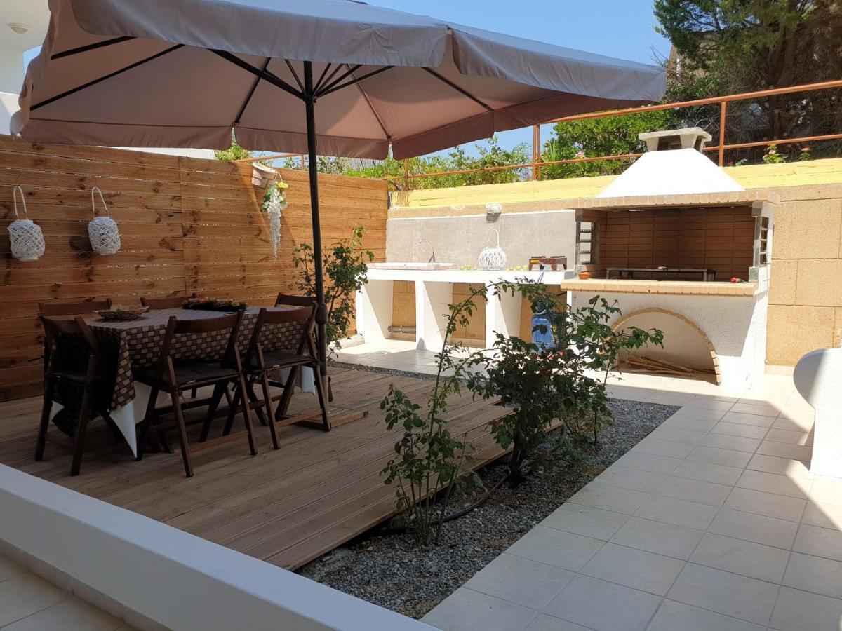 Sea Breeze Villa Haraki Exterior photo